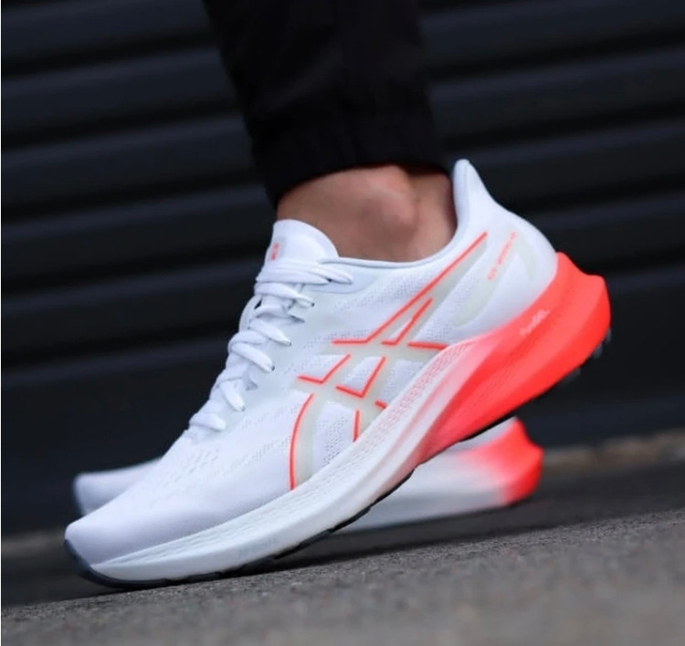 کتونی اسیکس جی تی ۲۰۰۰ _۱۲ /Asics GT_2000 12 / ساخت ویتنام وارداتی /فروش بصورت عمده و تک /سایز ۳۹تا ۴۵ / پایین ترین قیمت