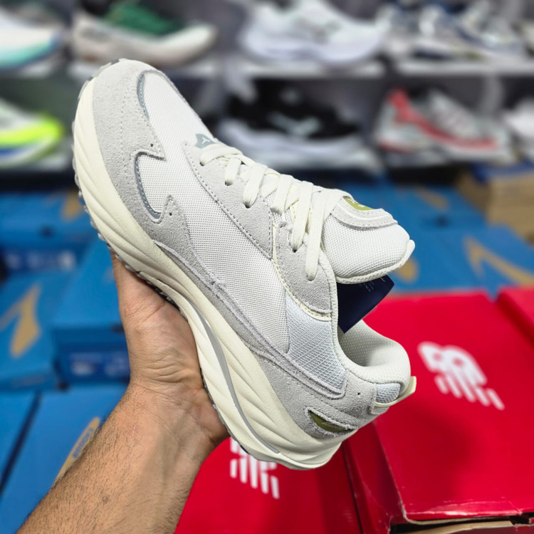 کتونی میزانو/Mizuno x Graphpaper Wave Rider Beta/وارداتی ساخت ویتنام/سایز ۴۰ تا ۴۵/ فروش عمده و تک/