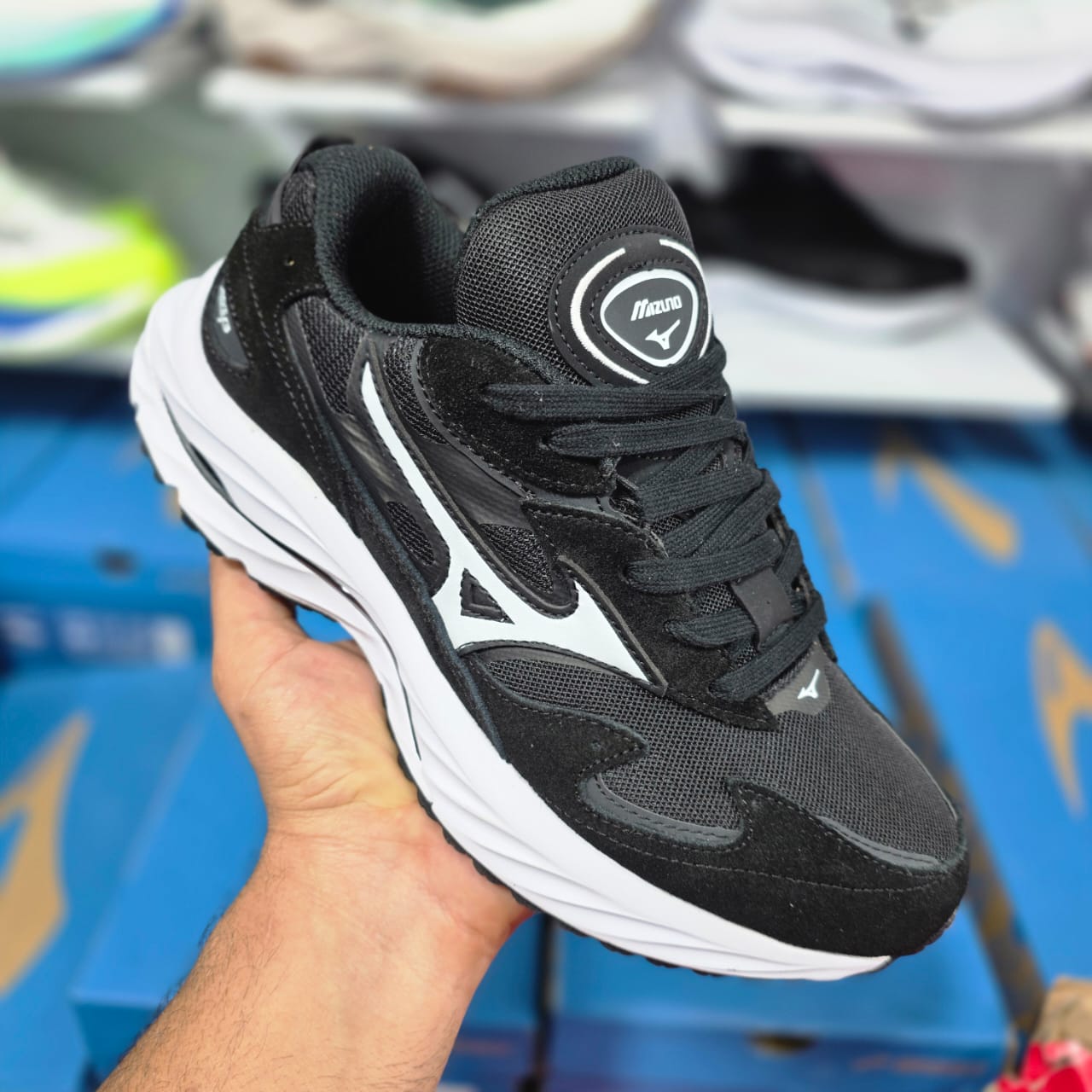 کفش میزانو ویو رایدر بتا/Mizuno x Graphpaper Wave Rider Beta/وارداتی ساخت ویتنام/سایز ۴۰ تا ۴۵/ فروش عمده و تک/