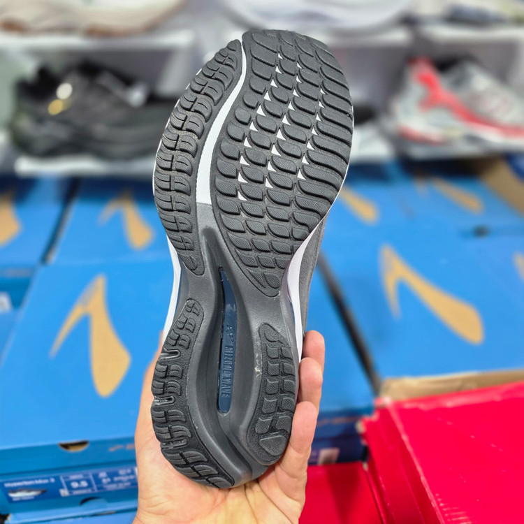 میزانوویو رایدر بتا/Mizuno x Graphpaper Wave Rider Beta/وارداتی ساخت ویتنام/سایز ۴۰ تا ۴۵/ فروش عمده و تک/