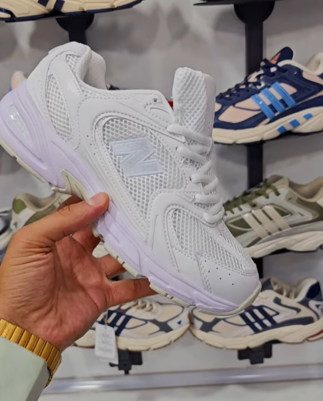 کفش نیوبالانسNewbalance 530/ ۵۳۰/ وارداتی ساخت ویتنام/ سایز۳۶تا۴۵/ همراه با جعبه بارکد دار/فروش عمده و تک