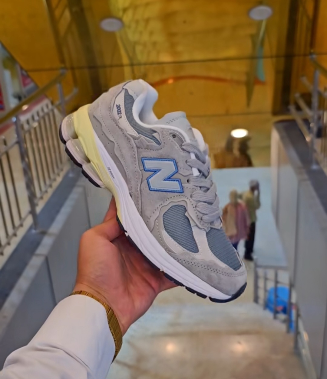 کفش نیوبالانس ۲۰۰۲R/وارداتی ساخت ویتنام /سایز بندی ۴۰ تا ۴۵/New balance 2002R /فروش بصورت عمده و تک