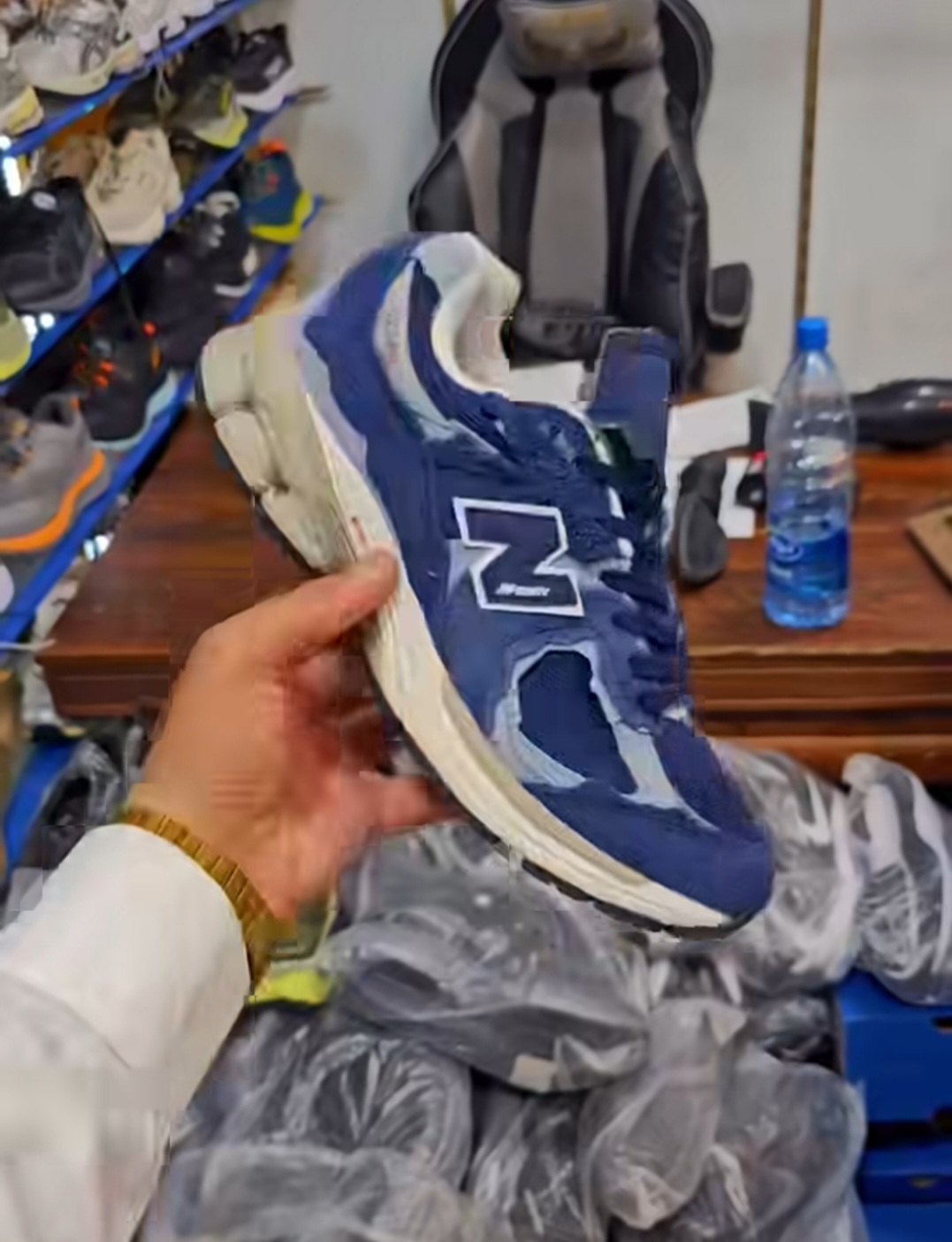 کتونی نیوبالانس ۲۰۰۲R/وارداتی ساخت ویتنام /سایز بندی ۴۰ تا ۴۵/New balance 2002R /فروش بصورت عمده و تک
