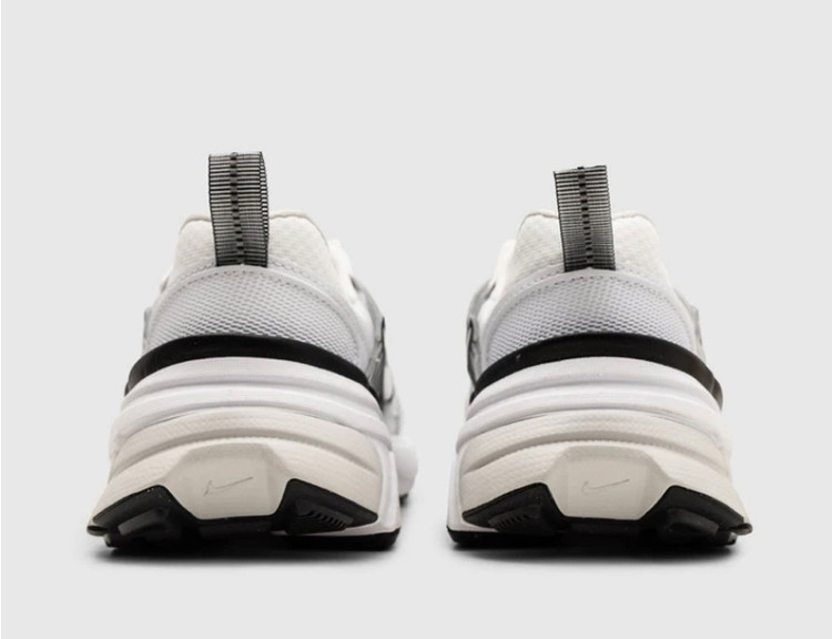 Nike wmns V2k Run vietnam