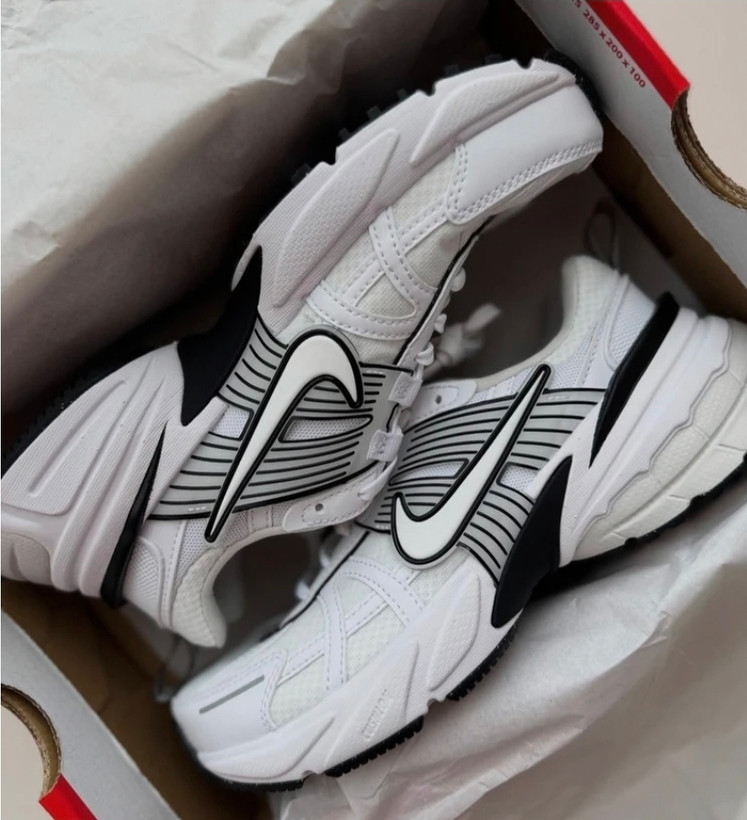 کتونی ویتنامی نایکv2k/ وارداتی ساخت ویتنام / باجعبه Nike V2k Run/ سایز بندی کامل ۳۸تا۴۵