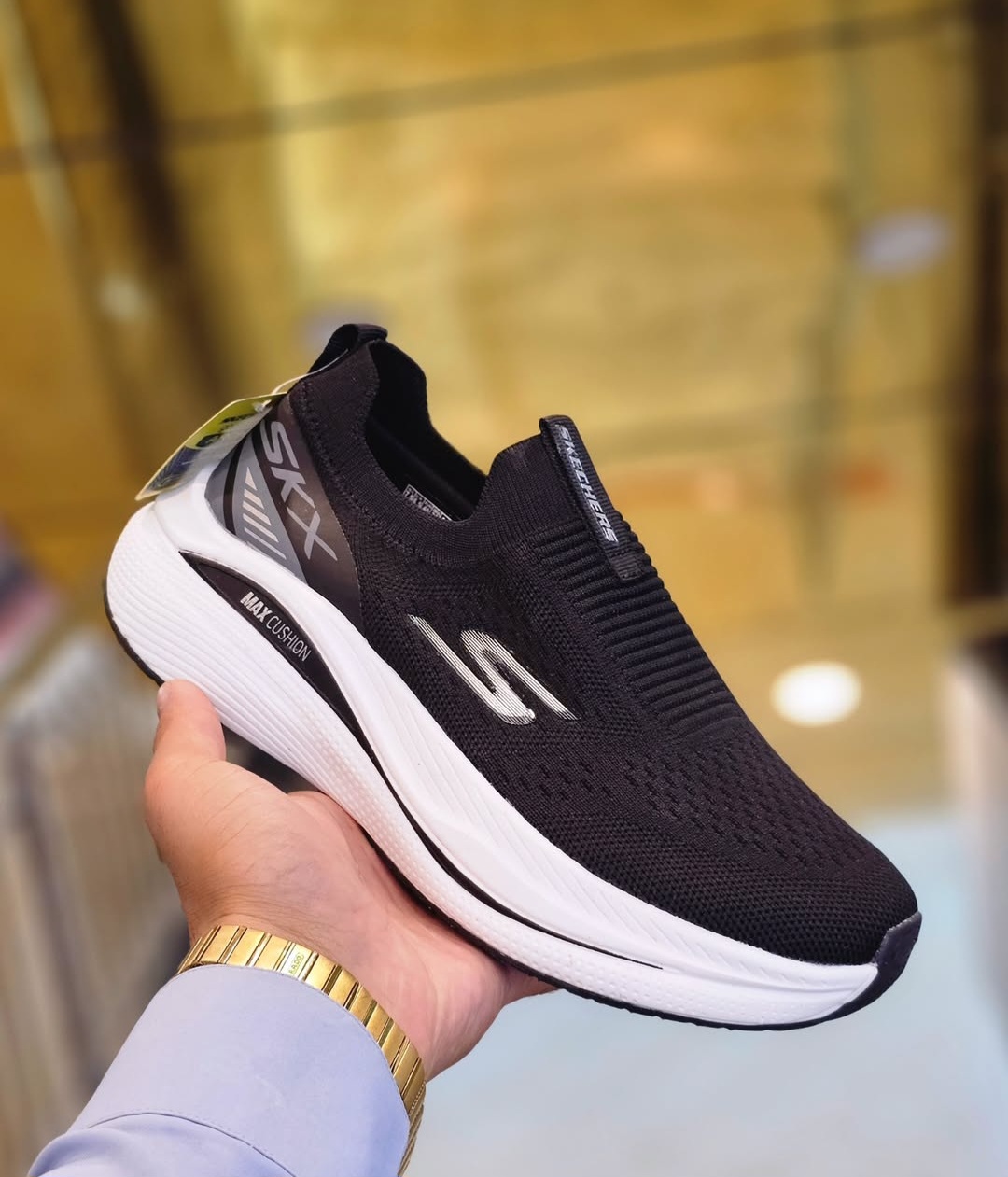 اسکیچرز مدل/Skechers Max Cushioning/سایز ۴۰تا۴۵/ساخت ویتنام/فروش عمده و تک/