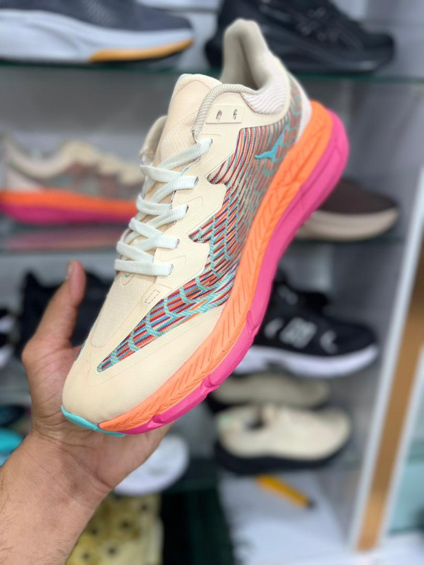هوکا مدل اسپید مافات۴ /Hoka Mafate Speed 4/ضمانت کالا/فروش عمده و تک/سایز ۴۰ تا ۴۵