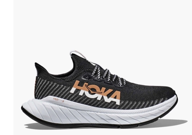 کتونی هوکا کربن ایکس Hoka carbon x 3/ وارداتی ساخت ویتنام سایز ۴۰ تا ۴۵ . فروش عمده و تک .پایین ترین قیمت در ایران .