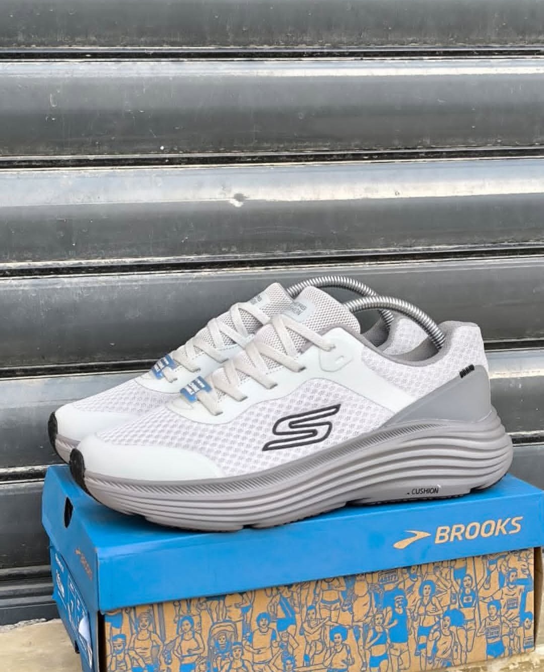 Skechers Go Walk  Max Cushioning Vietnam