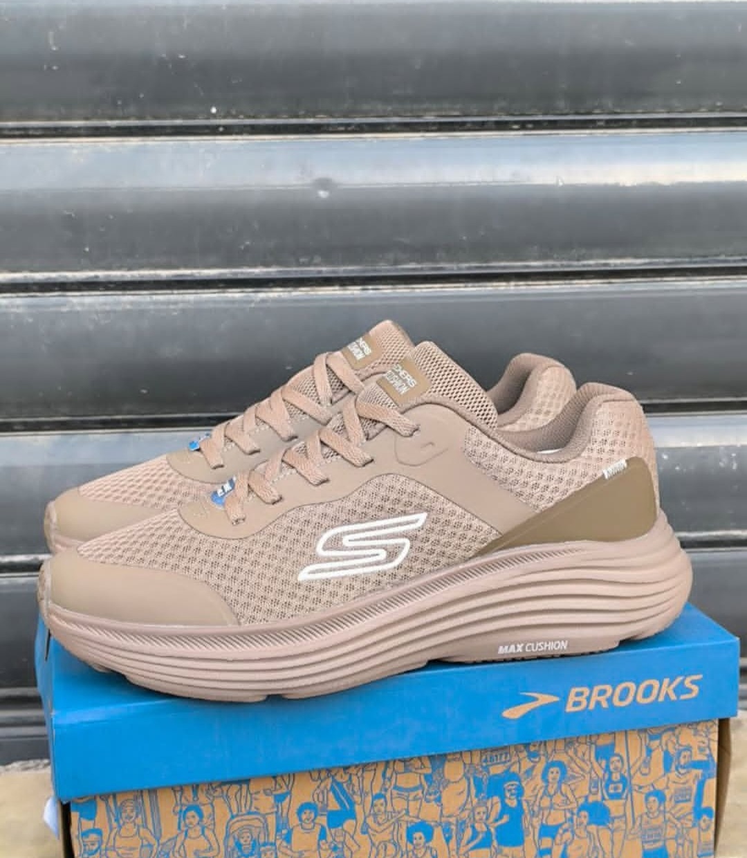 Skechers Go Walk  Max Cushioning Vietnam