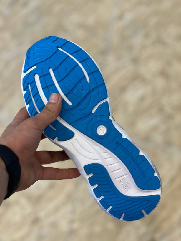 کتونی بروکس گلیسرین ۲۰/BROOKS GLYCERIN 20 /ساخت ویتنام/سایز ۳۶ تا ۴۵/فروش بصورت عمده و تک.