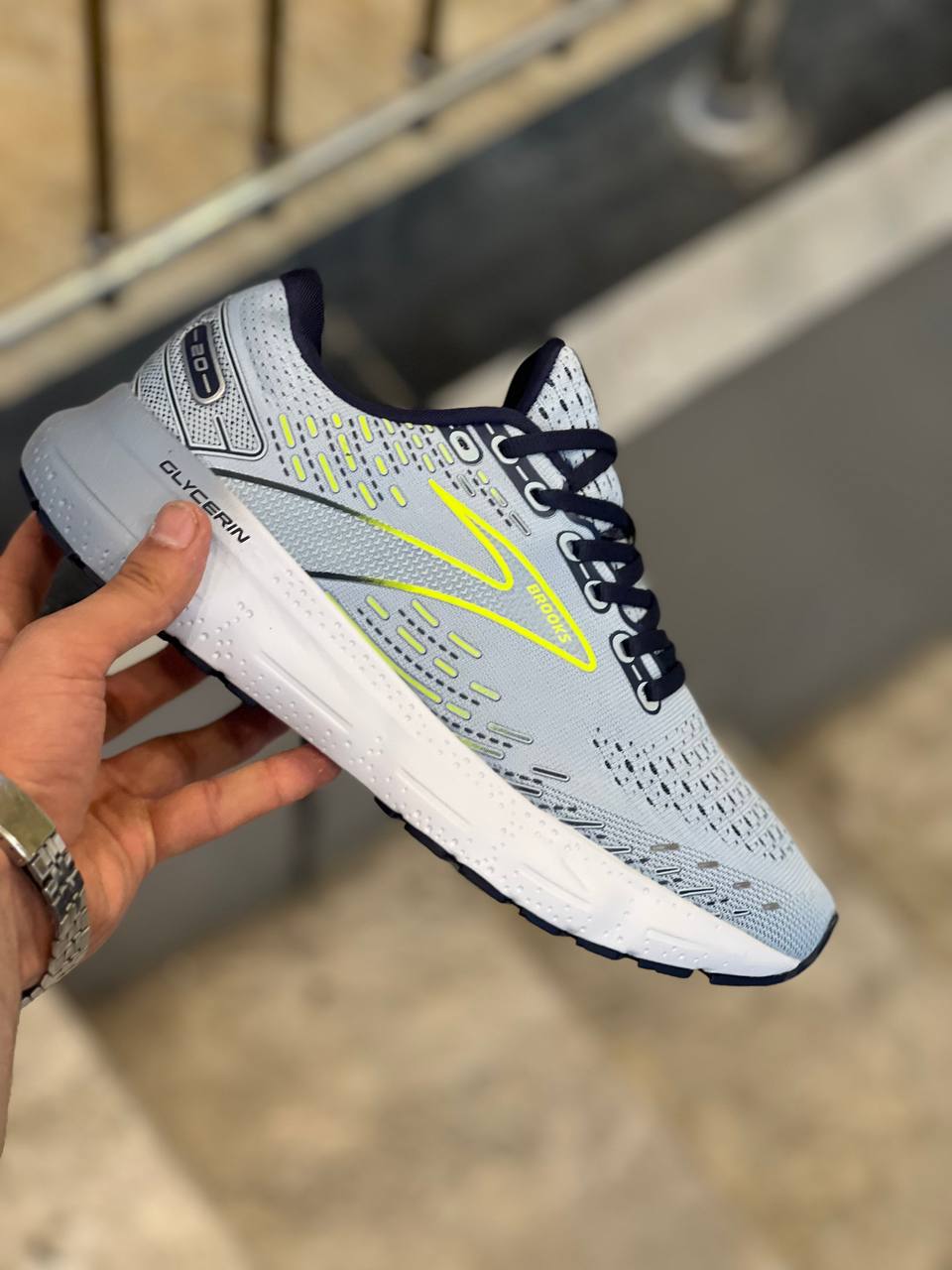 کتونی بروکس گلیسرین ۲۰/BROOKS GLYCERIN 20 /ساخت ویتنام وارداتی/ سایز۳۶ تا ۴۵/فروش بصورت عمده و تک .
