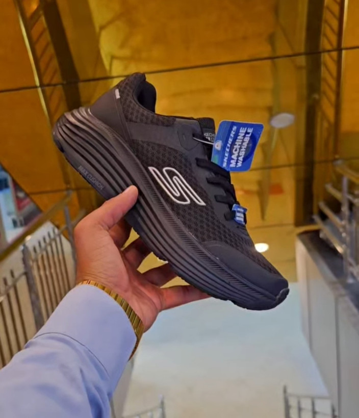 کتونی اسکیچرز مدل GO Walk max Cushioning , سایز ۳۷ تا ۴۵ ساخت ویتنام ، فروش عمده و تک .ست جذاب