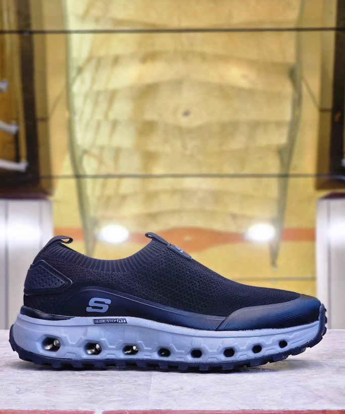 کتونی اسکیچرز/Skechers Glide Step Hands-Free Slip-ins/وارداتی ساخت ویتنام/فروش عمده و تک/سایز ۴۰ تا۴۵/.