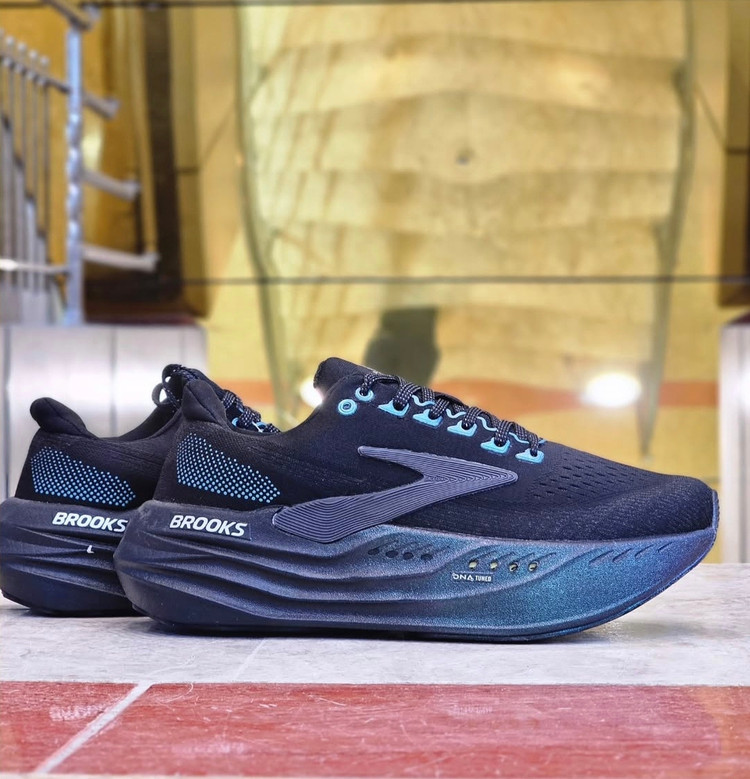 کتونی بروکس/Brooks Glycerin StealthFit 22 /ساخت ویتنام وارداتی/ سایز ۳۶ تا ۴۵/ فروش عمده و تک /
