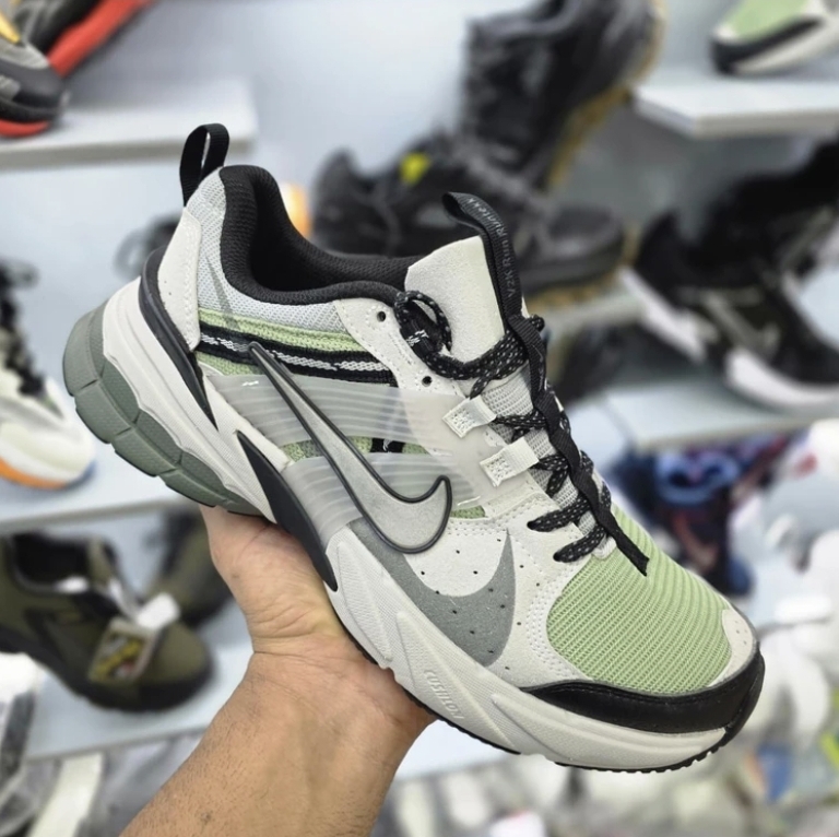 کتونی نایک v2k وارداتی ساخت ویتنام سایز۴۰تا ۴۵ Nike V2k Run فروش بصورت عمده و تک