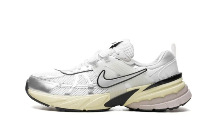 کفش نایک وی تو کی V2K/ساخت ویتنام وارداتی/ فروش بصورت عمده و تک/ سایز ۳۷ تا۴۵/Nike V2k Run Year of the Dragon
