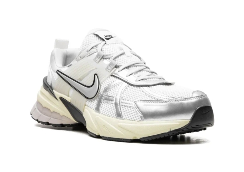 Nike V2k Run Year of the Dragon vietnam نایک وی تو کی