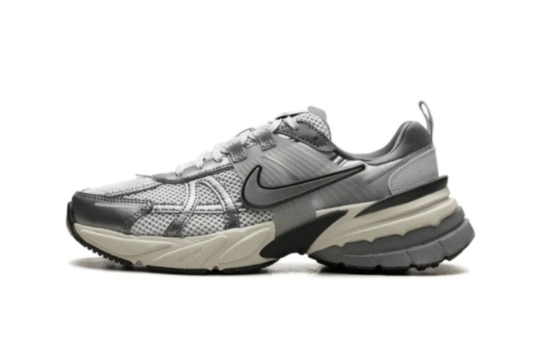 کفش نایک وی تو کی V2K/ساخت ویتنام وارداتی/ فروش بصورت عمده و تک/ سایز ۳۷ تا۴۵/Nike V2k Run Year of the Dragon
