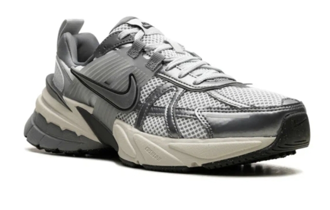 کفش نایک وی تو کی V2K/ساخت ویتنام وارداتی/ فروش بصورت عمده و تک/ سایز ۳۷ تا۴۵/Nike V2k Run Year of the Dragon