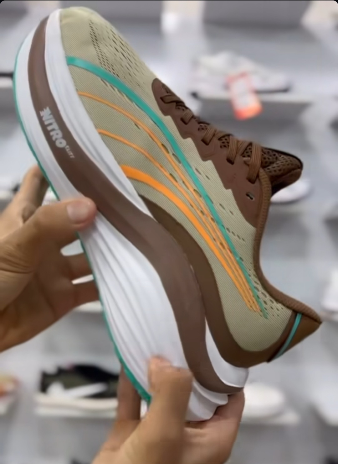کتونی پوما تیترو ساخت ویتنام سایز ۴۱ تا ۴۵ . فروش بصورت عمده و تک . Puma magmax nitro
