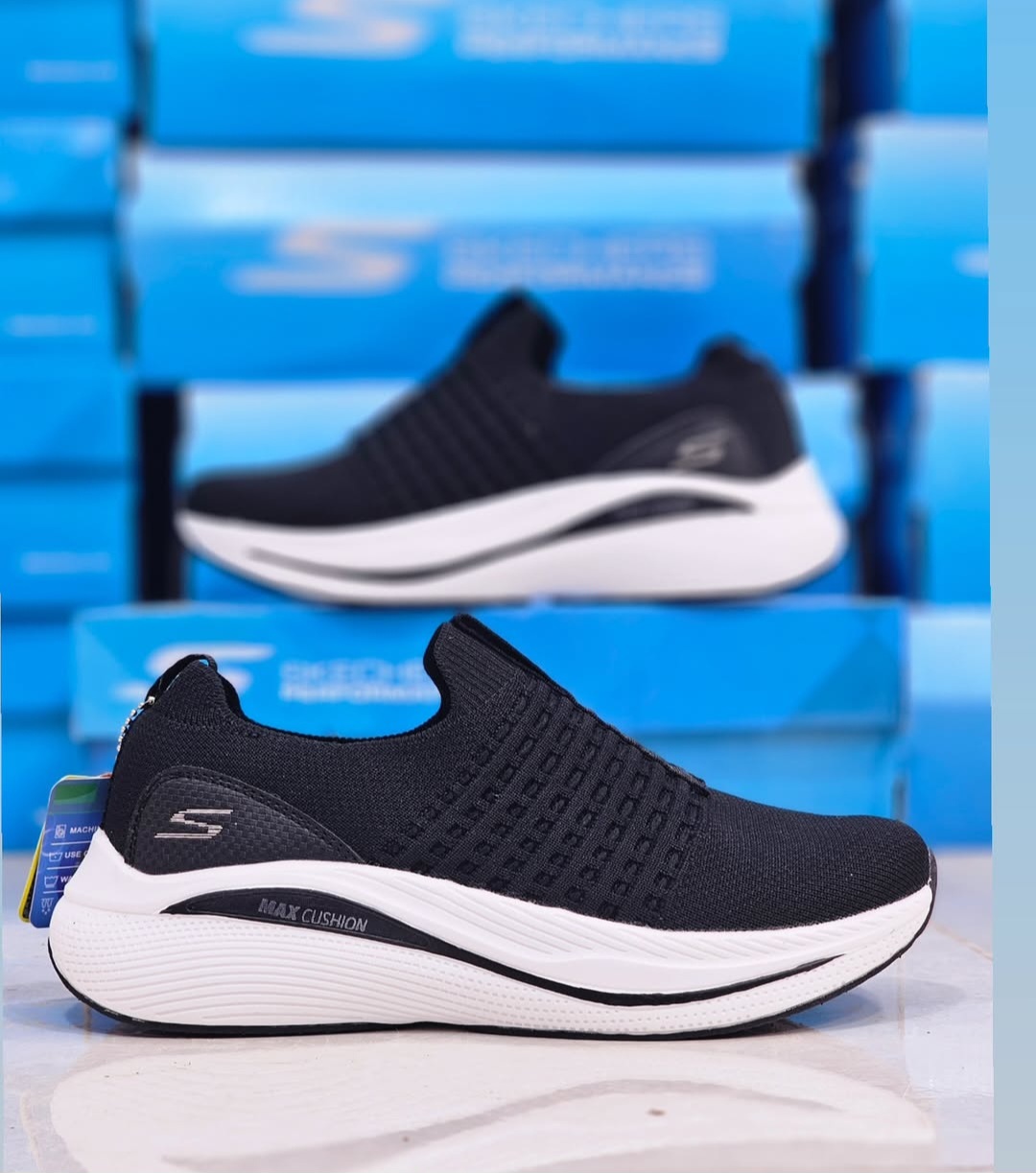 کتونی اسکیچرز مدل GO Walk max Cushioning , سایز ۳۷ تا ۴۰، ساخت ویتنام ، فروش عمده و تک .