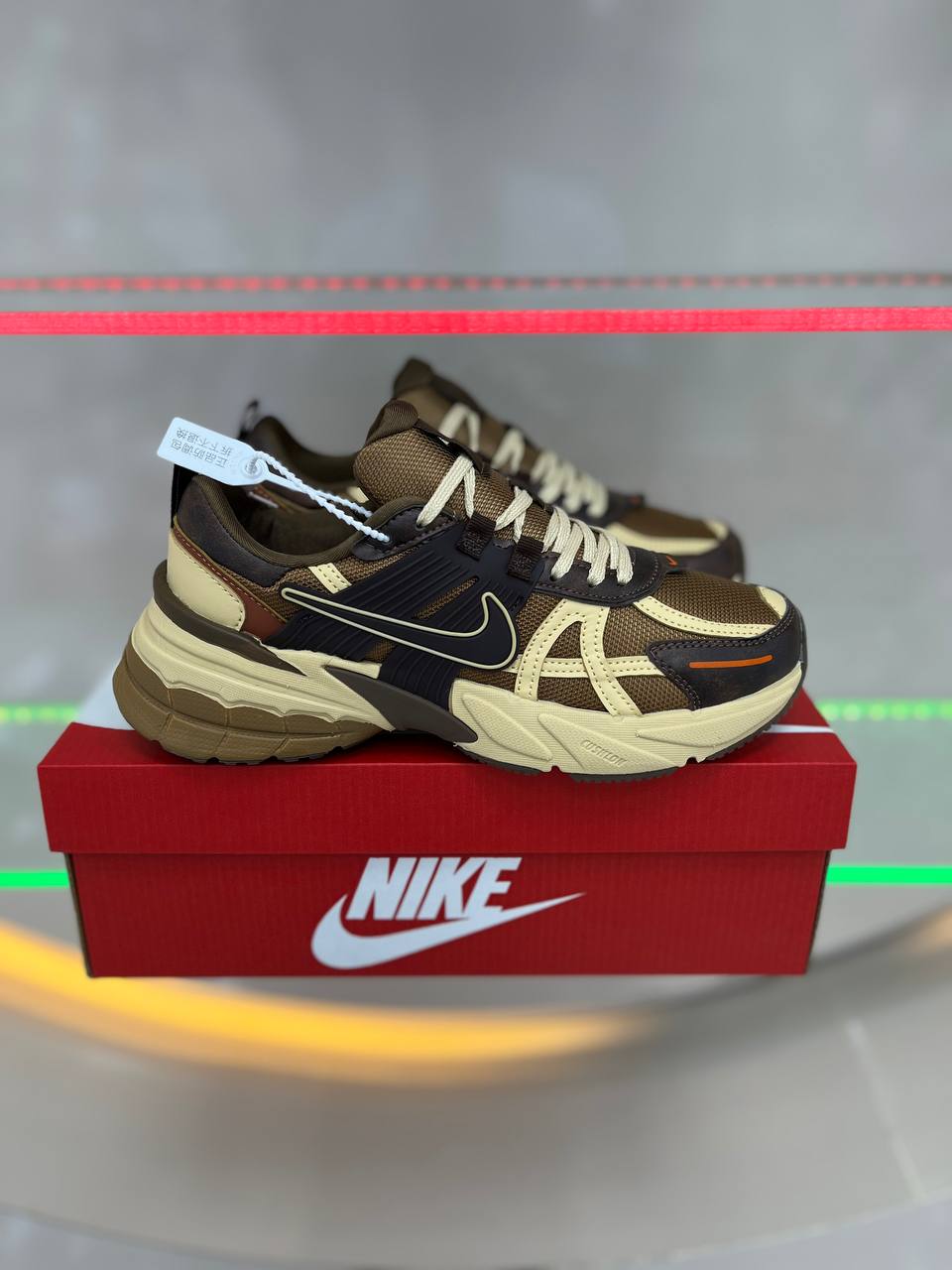 Nike v2k runنایک وی تو کی