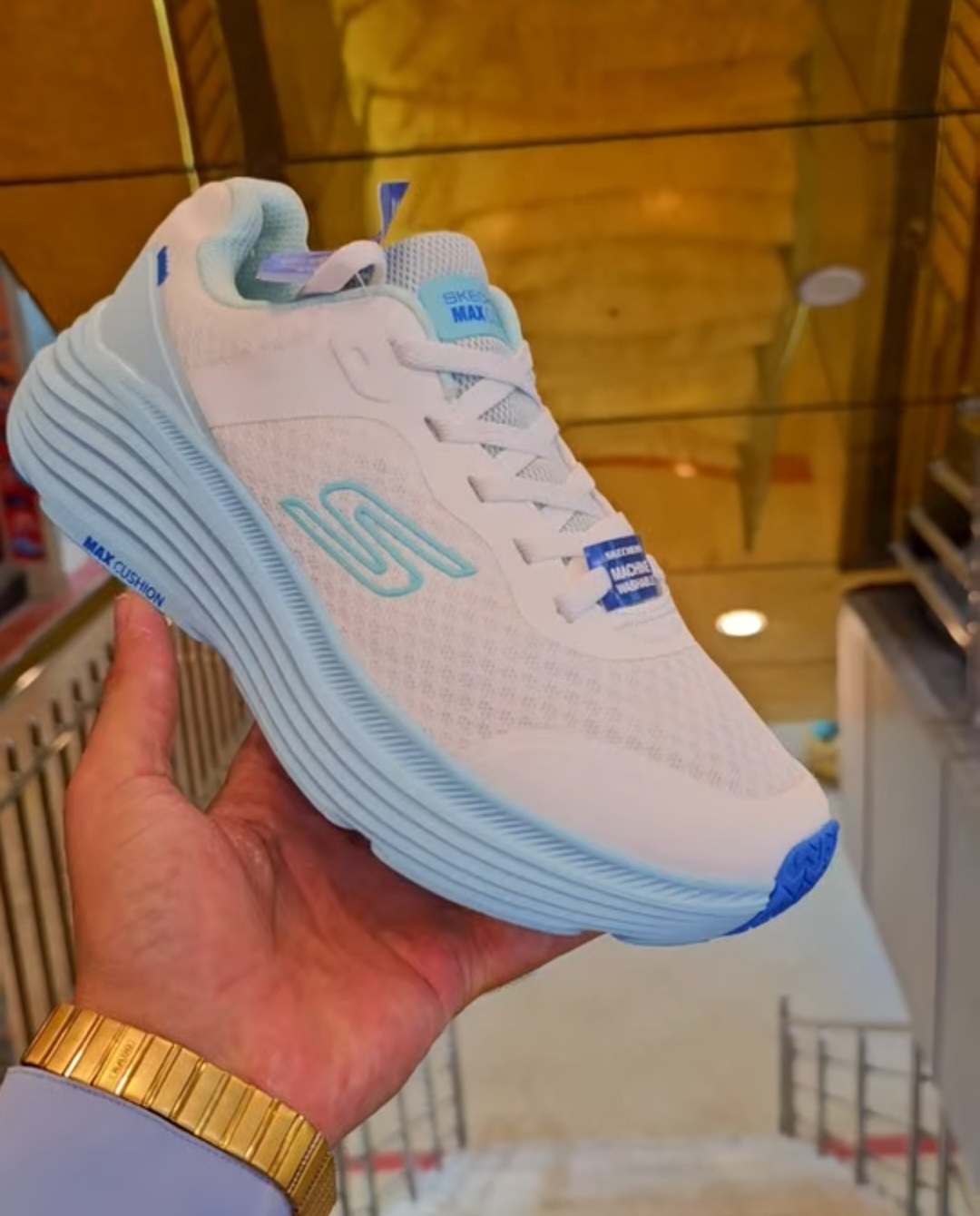کتونی اسکیچرز مدل GO Walk max Cushioning , سایز ۳۷ تا ۴۰، ساخت ویتنام ، فروش عمده و تک .