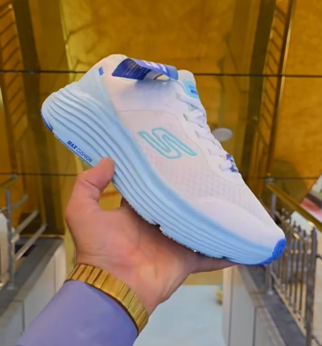 کتونی اسکیچرز مدل GO Walk max Cushioning , سایز ۳۷ تا ۴۰، ساخت ویتنام ، فروش عمده و تک .