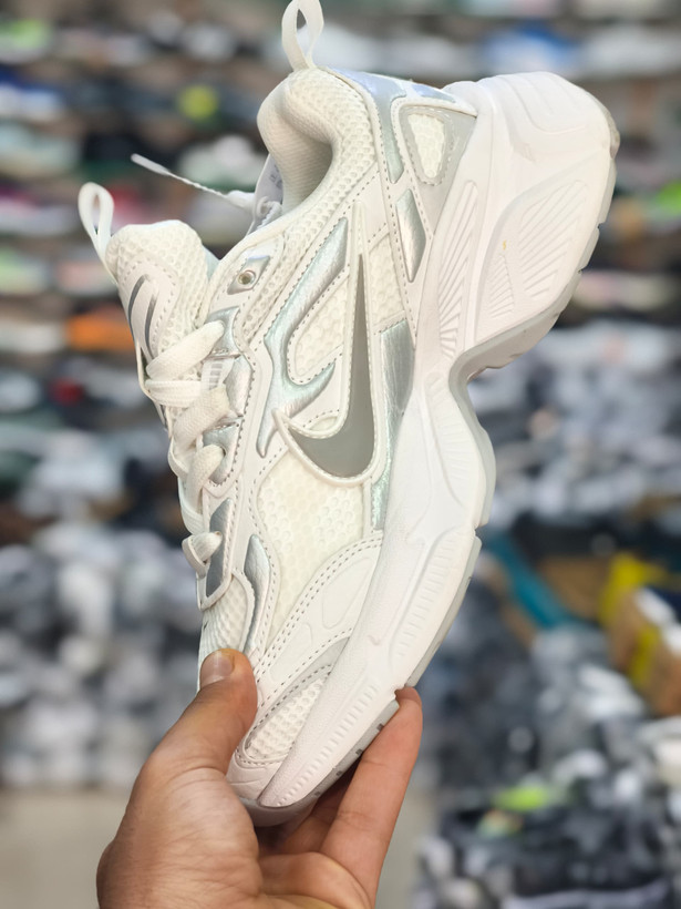 کتونی نایک وی فایو کیNike v5k run/سایز 37 الی 40/ فروش عمده و تک/ ضمانت کالا