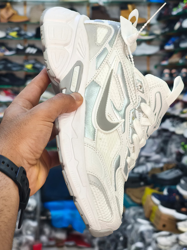 کتونی نایک وی فایو کیNike v5k run/سایز 37 الی 40/ فروش عمده و تک/ ضمانت کالا