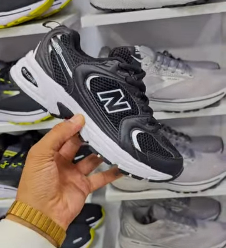 کتونی نیوبالانس ۵۳۰. new balance 530. ست اسپرت مناسب پیاده رویی،دویدن ،رانینگ، وارداتی ساخت ویتنام سایز ۳۷تا ۴۵، همراه با جعبه بارکد دار فروش بصورت عمده و تک