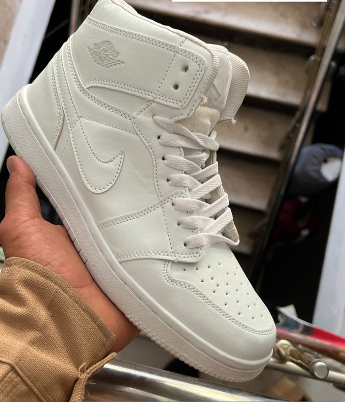 کتونی نایک جردن ۱ ،بالاترین کیفیت درجه۱، پایین ترین قیمت ۴۰ تا ۴۵ nike air jordan 1