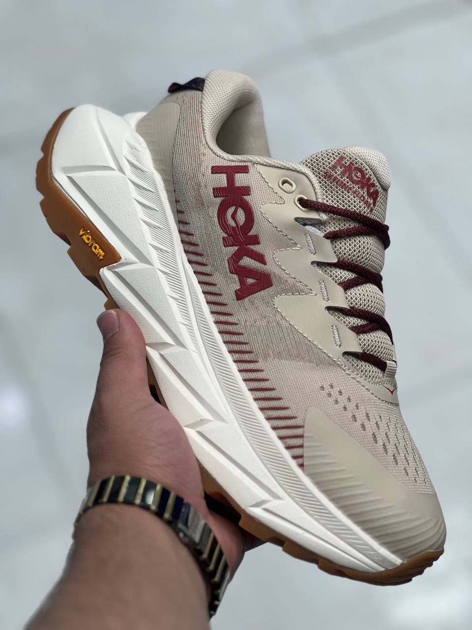 کتونی هوکا وان وان زیره ویبرام گورتکس ، وارداتی ساخت ویتنام ، سایز۴۰ تا ۴۵ فروش بصورت عمده و تک . HOKA ONE ONE M SKYLINE_FLOAT X VIETNAM