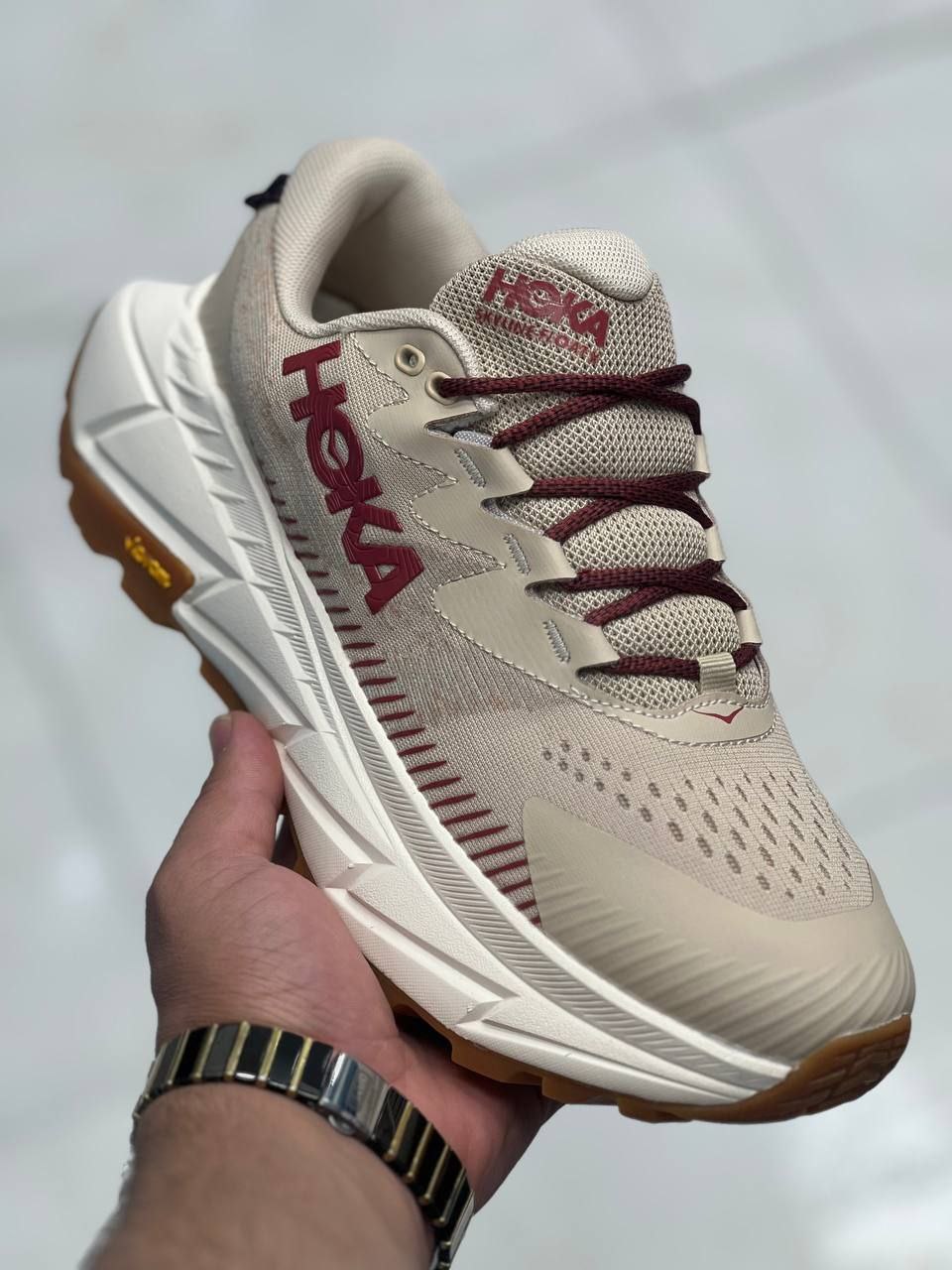 کتونی هوکا وان وان زیره ویبرام گورتکس ، وارداتی ساخت ویتنام ، سایز۴۰ تا ۴۵ فروش بصورت عمده و تک . HOKA ONE ONE M SKYLINE_FLOAT X VIETNAM