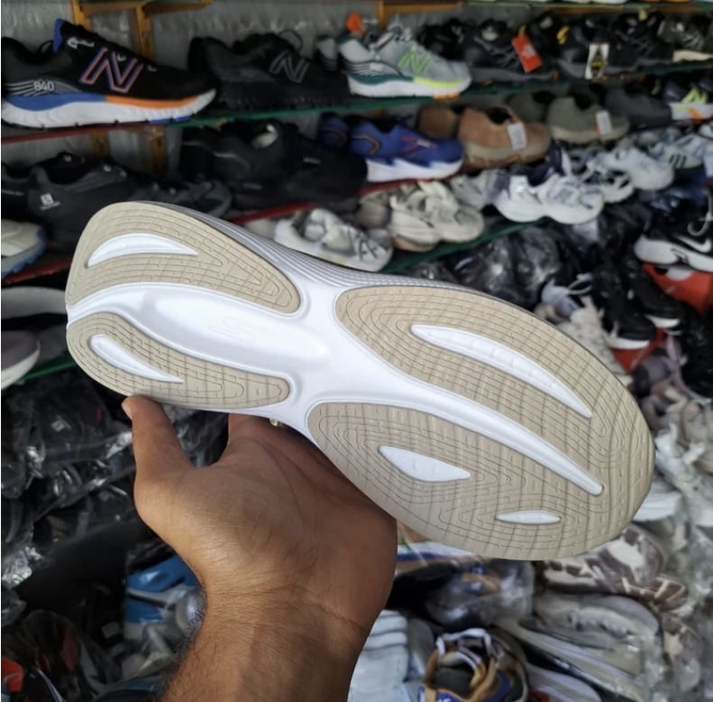 کتونی اسکیچرز مدل GO Walk max Cushioning , سایز ۴۰تا۴۵، ساخت ویتنام ، فروش عمده و تک .