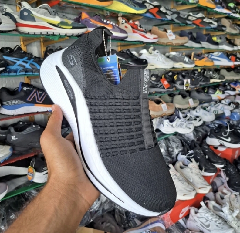 کتونی اسکیچرز مدل GO Walk max Cushioning , سایز ۳۷ تا ۴۰، ساخت ویتنام ، فروش عمده و تک .