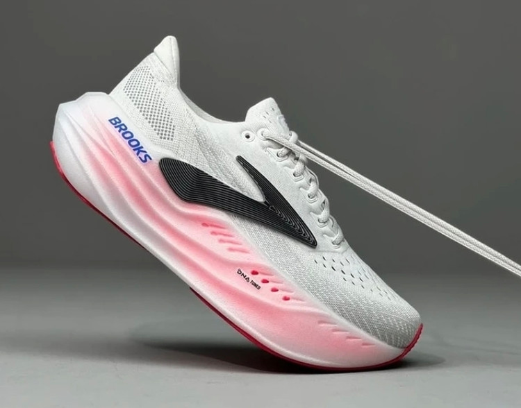 کتونی بروکس/Brooks Glycerin StealthFit 22 /ساخت ویتنام وارداتی/ سایز ۳۶تا ۴۰/ فروش عمده و تک /