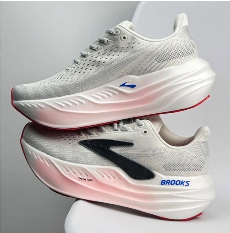 کتونی بروکس/Brooks Glycerin StealthFit 22 /ساخت ویتنام وارداتی/ سایز ۳۶تا ۴۰/ فروش عمده و تک /
