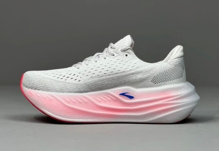 کتونی بروکس/Brooks Glycerin StealthFit 22 /ساخت ویتنام وارداتی/ سایز ۳۶تا ۴۰/ فروش عمده و تک /
