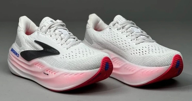 کتونی بروکس/Brooks Glycerin StealthFit 22 /ساخت ویتنام وارداتی/ سایز ۳۶تا ۴۰/ فروش عمده و تک /