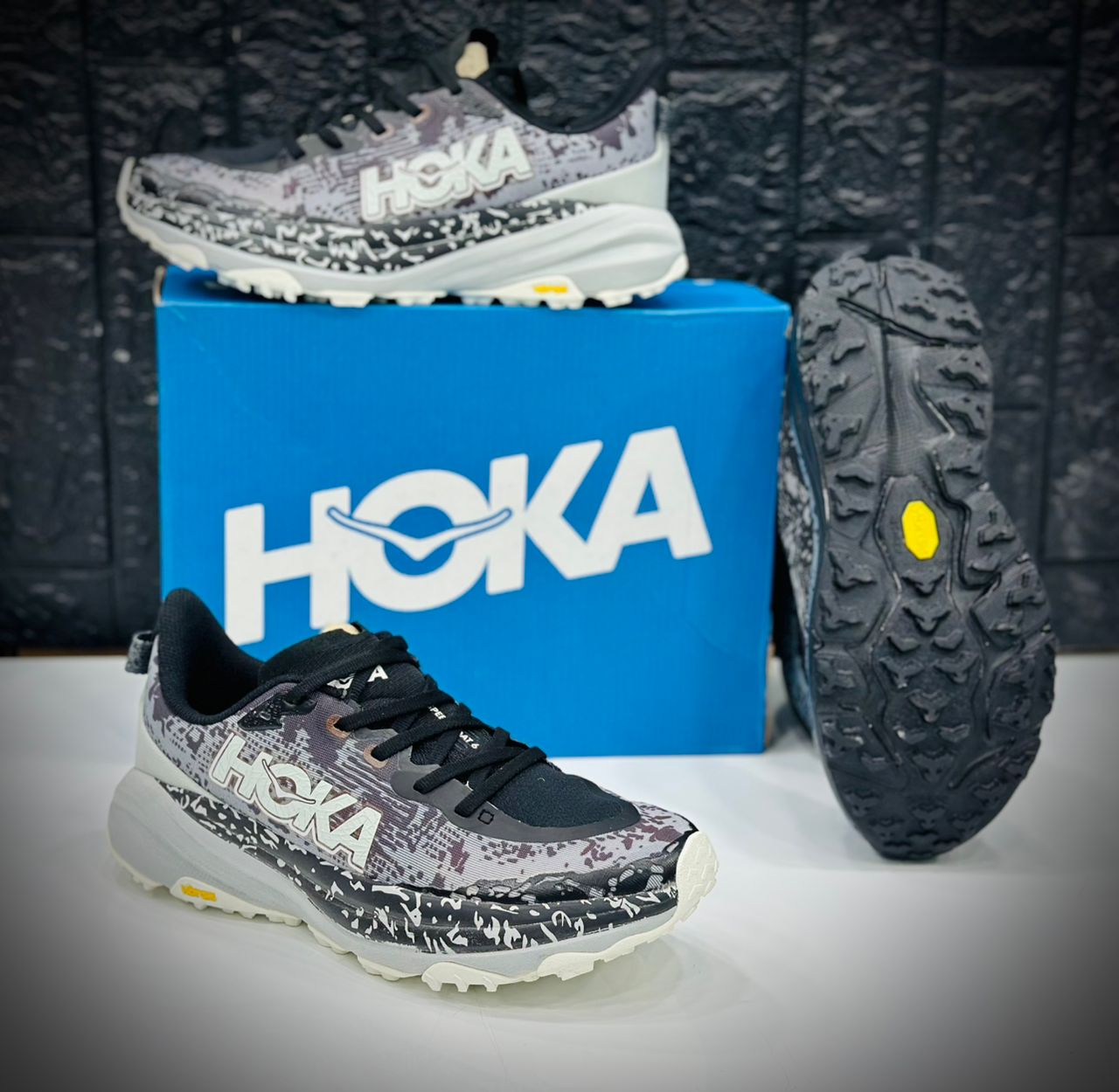 کتونی هوکا اسپید گوت ۶/Hoka speedgoat 6/سایز ۴۰ تا ۴۵/فروش بصورت عمده و تک/تضمین کیفیت