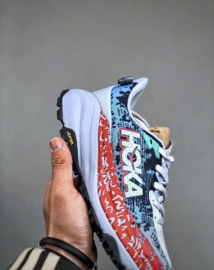کتونی هوکا اسپید گوت ۶/Hoka speedgoat 6/سایز ۴۰ تا ۴۵/فروش بصورت عمده و تک/تضمین کیفیت