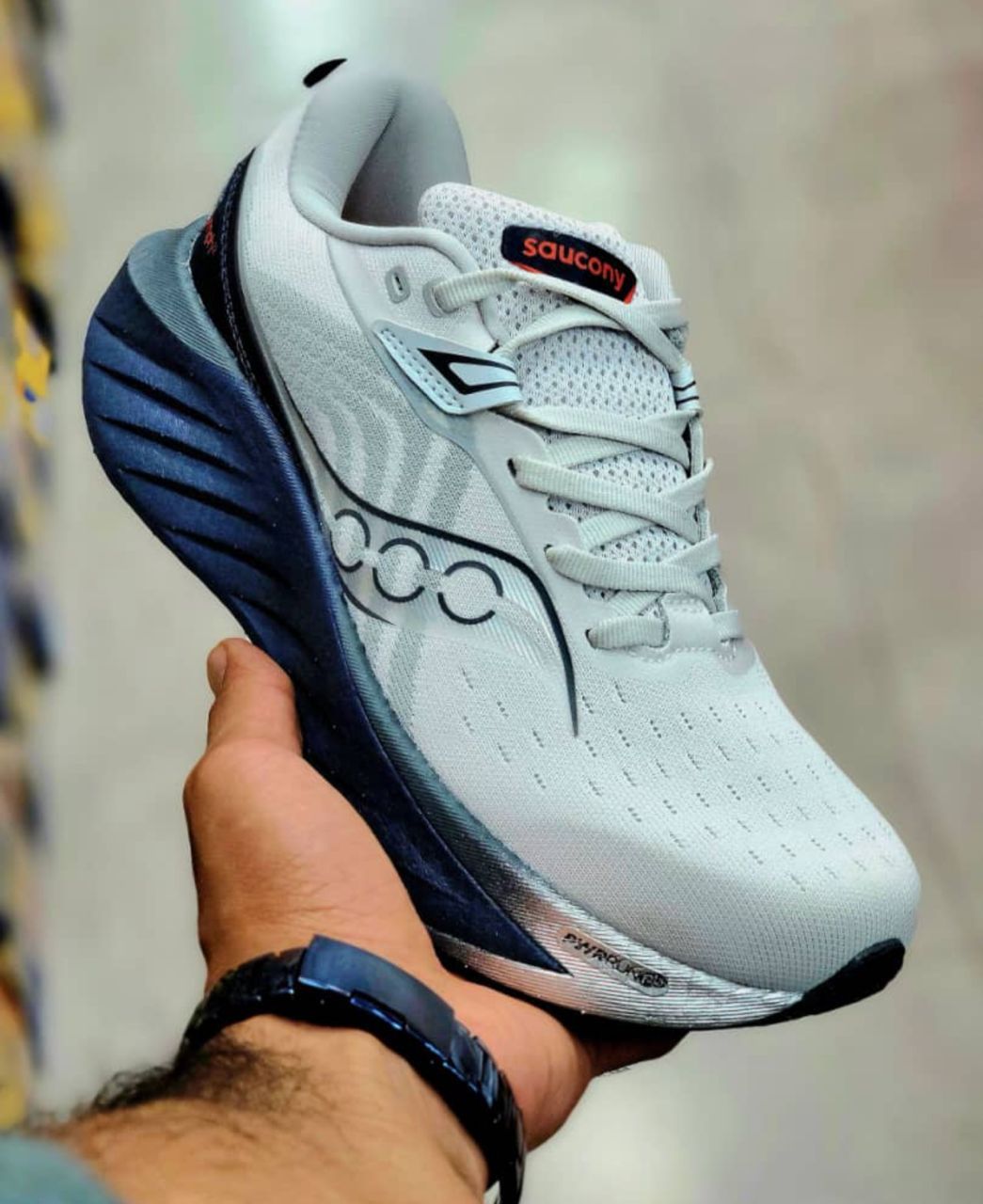 کتونی ویتنامی ساکونی تریمپ۲۲/ Saucony Triumph 22/وارداتی ساخت ویتنام/فروش بصورت عمده و تک