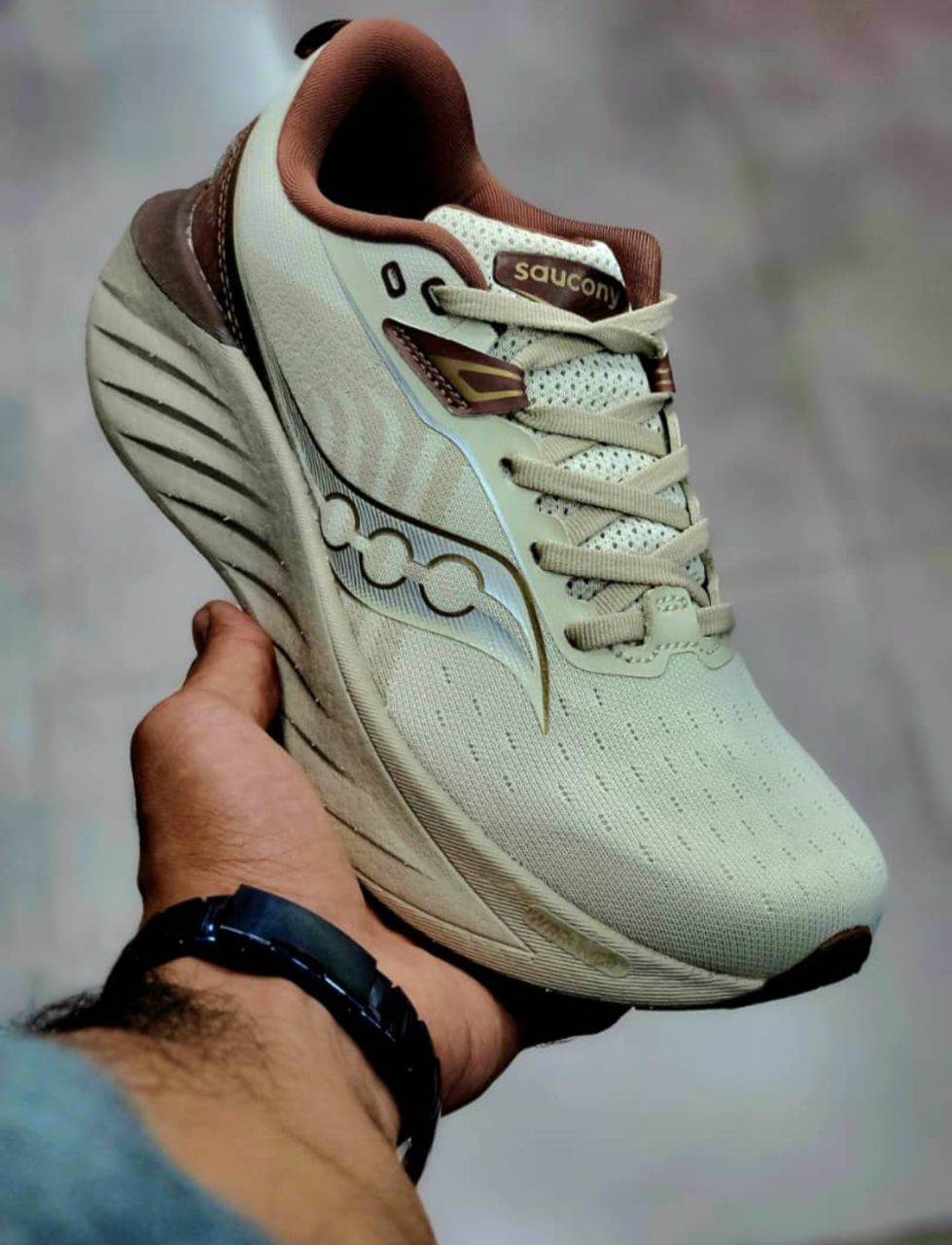 ساکونی تریمپ۲۲/ Saucony Triumph 22/وارداتی ساخت ویتنام/فروش بصورت عمده و تک