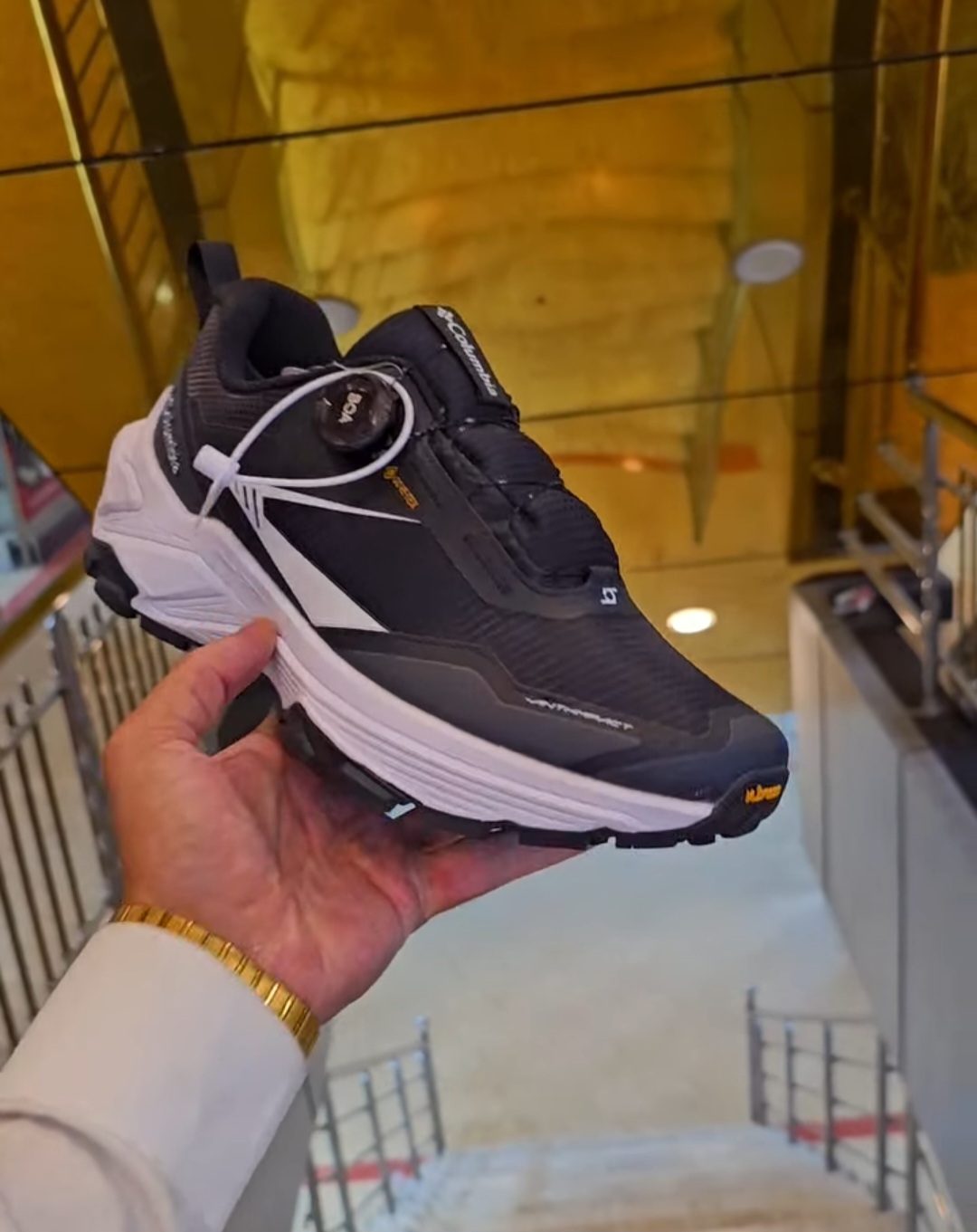 کتونی کلمبیاColumbia GORE-TEX /بند دیسکی /گورتکس طبیعتگردی کف ویبرام / ساخت ویتنام وارداتی/ سایز ۴۰ تا ۴۵ /پایین ترین قیمت در ایران/