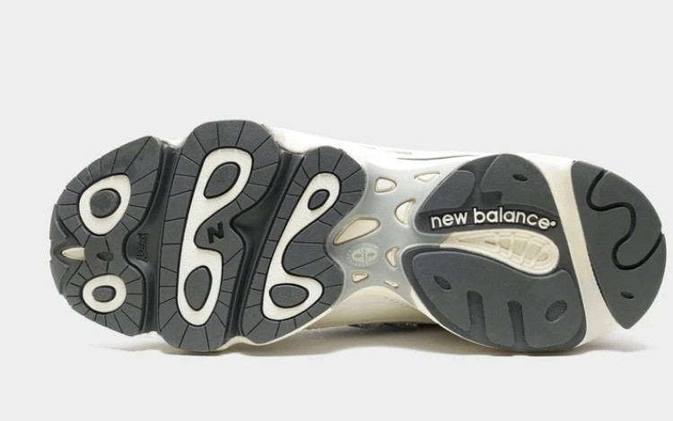 کتونی ویتنامی نیوبالانس ۱۰۰۰.Newbalance1000ساخت ویتنام .سایز ۴۰ تا ۴۵. فروش عمده و تک