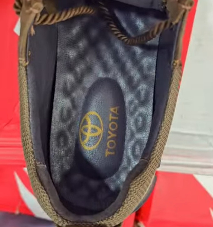 کفش تویوتا چرم وارداتی زیره طبی/TOYOTA USA/سایز ۴۰ تا۴۵/فروش عمده و تک