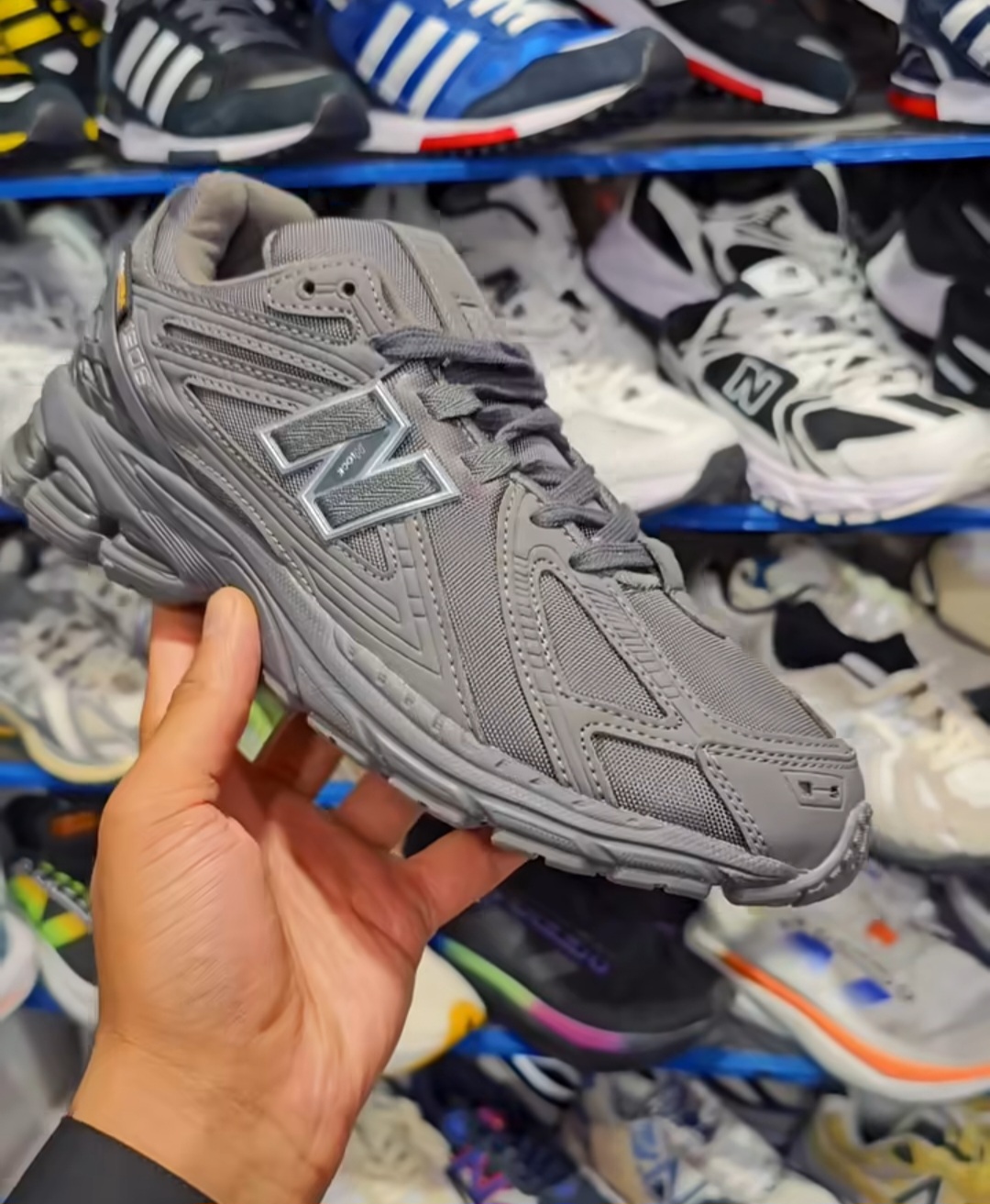 کتونی نیوبالانس ۱۹۰۶ ست جذاب زنانه و مردانه سایز ۳۷ تا ۴۵ فروش بصورت عمده و تک . Newbalance 1906