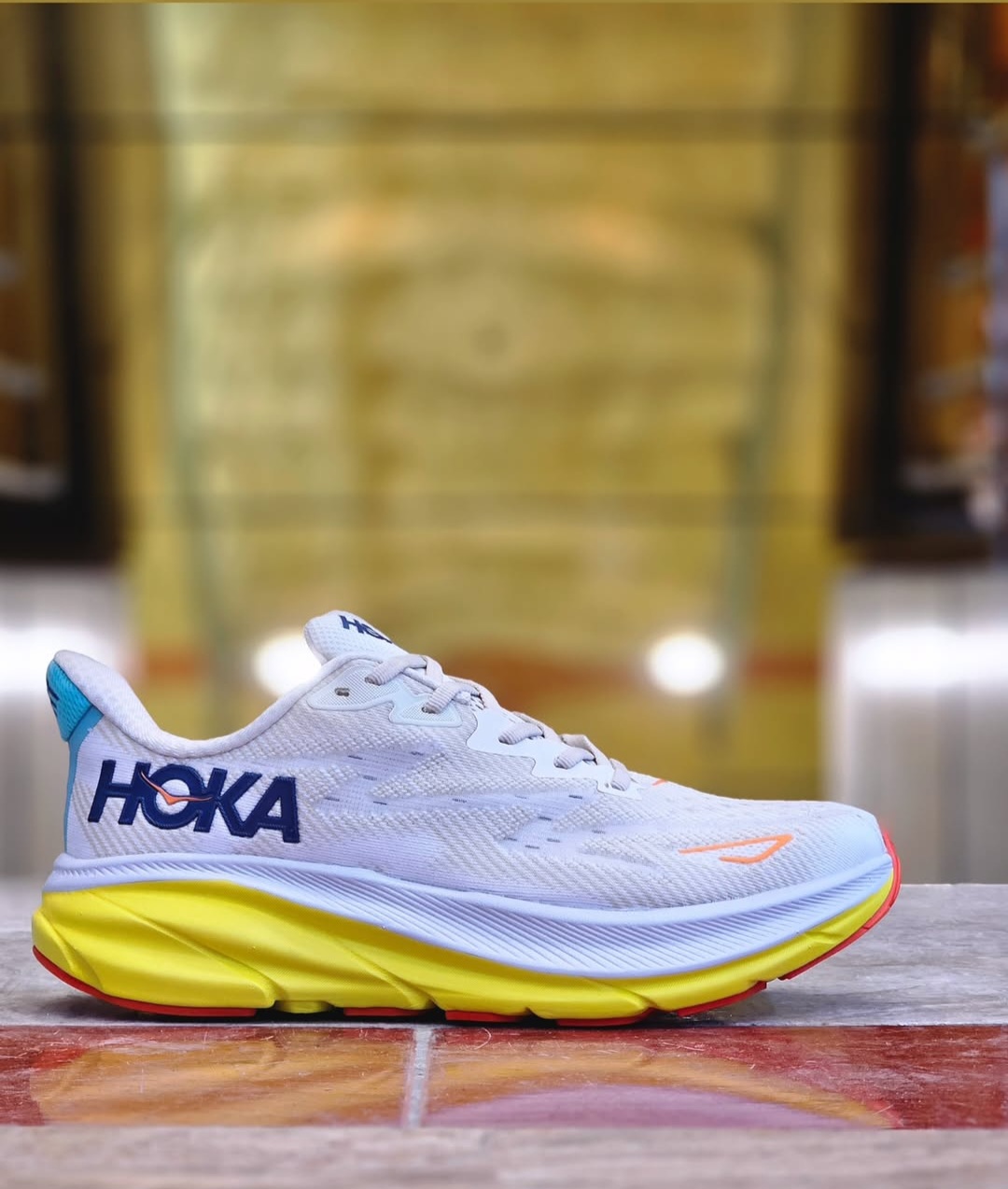 کتونی هوکا کلیفتون ۹، وارداتی ساخت ویتنام ، فروش بصورت عمده و تک . سایز ۳۸ تا ۴۵ . Hoka Clifton 9 vietnam